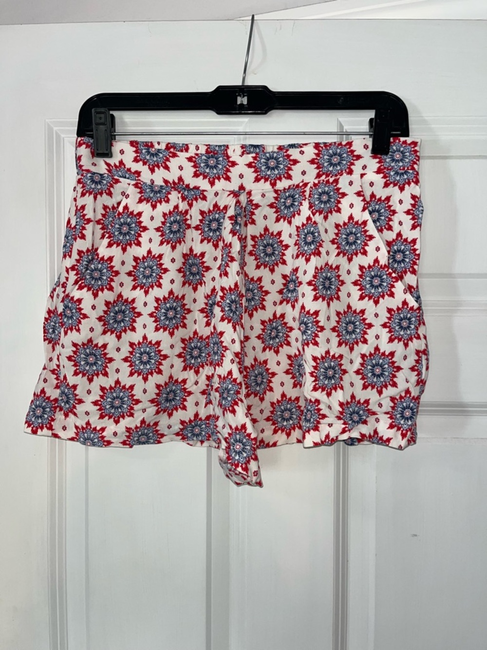 Eyeshadow White Red and Blue Print Shorts